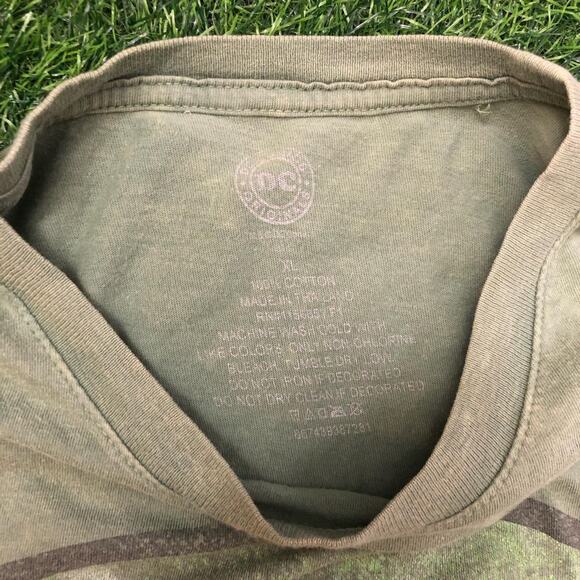 Men's Distressed Green DC Comics Graphic Tee - Picture 4 of 4